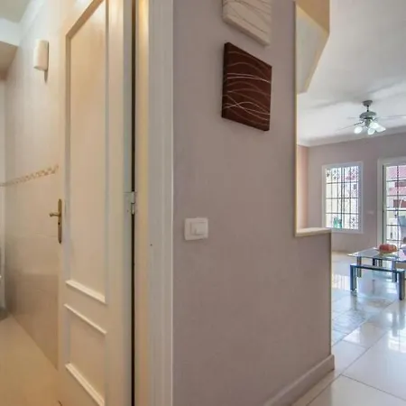 1 Bedroom Cristianos Vistas